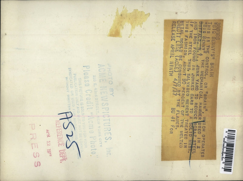 Load image into Gallery viewer, 1937 Press Photo Reducing Scrap Steel, "Brain," which operates "Big Benny,"
