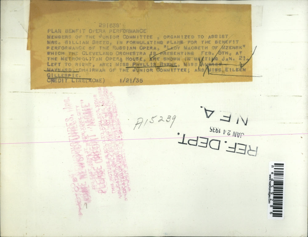 1935 Press Photo P. Byrne, A. Maynard & E. Gillespie plan benefit opera