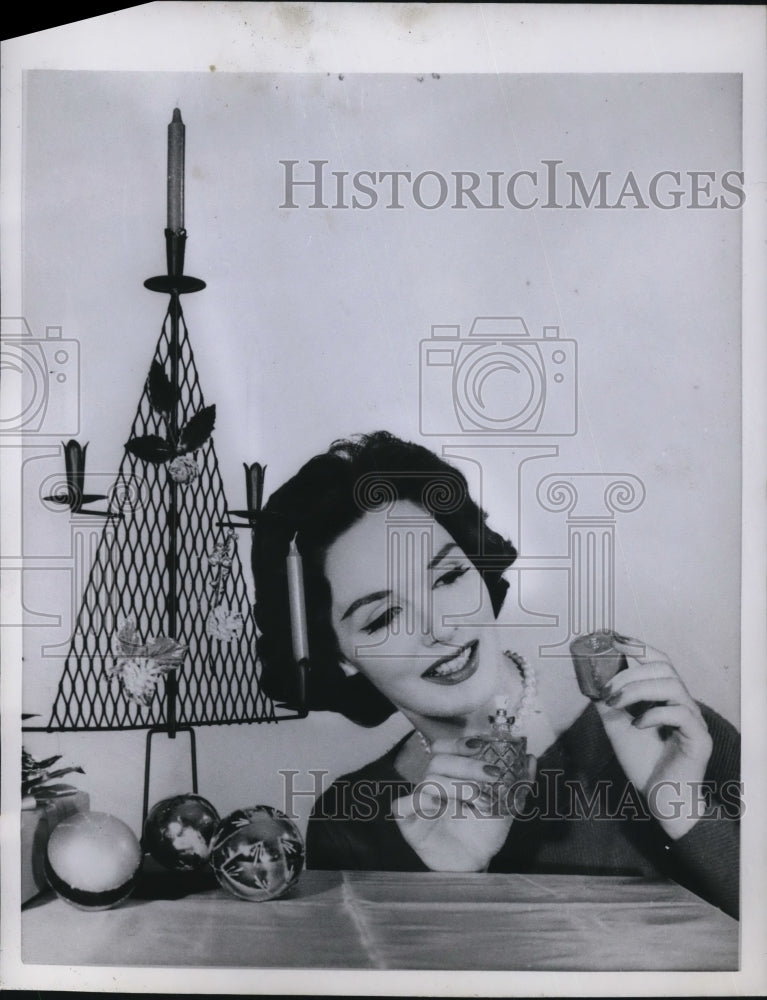 1959 Press Photo Christmas gift ideas- Historic Images