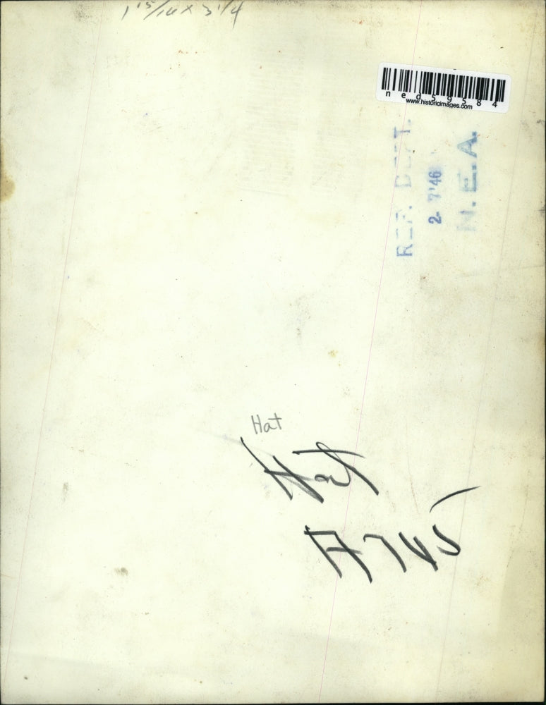 1946 Press Photo Woman wearing a hat