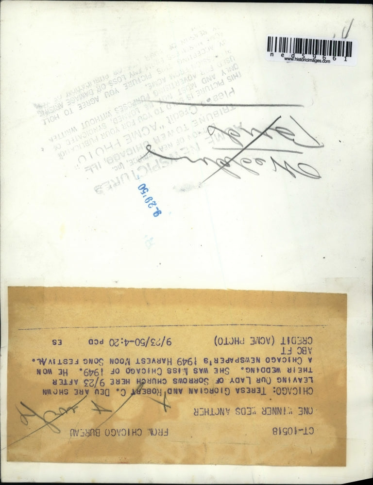 1950 Press Photo Teresa Giorgian and Robert C. Deu after their church wedding