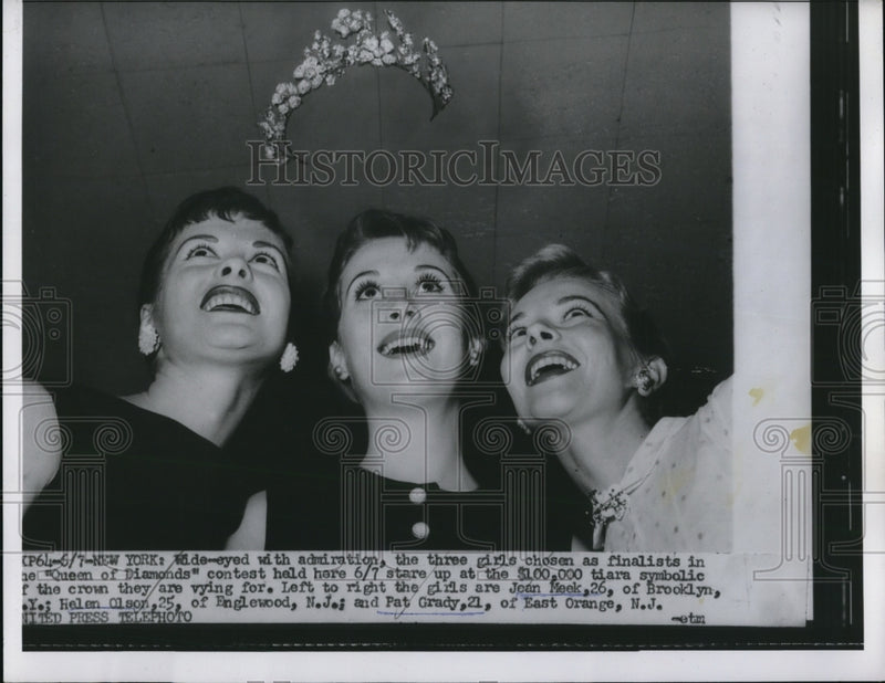 Load image into Gallery viewer, 1956 Press Photo Finalist of the Queen of Diamonds Contest stare at the crown
