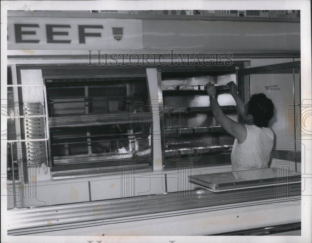 1955 Press Photo The Kroger Pearl and Ridge