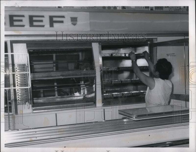 Load image into Gallery viewer, 1955 Press Photo The Kroger Pearl and Ridge
