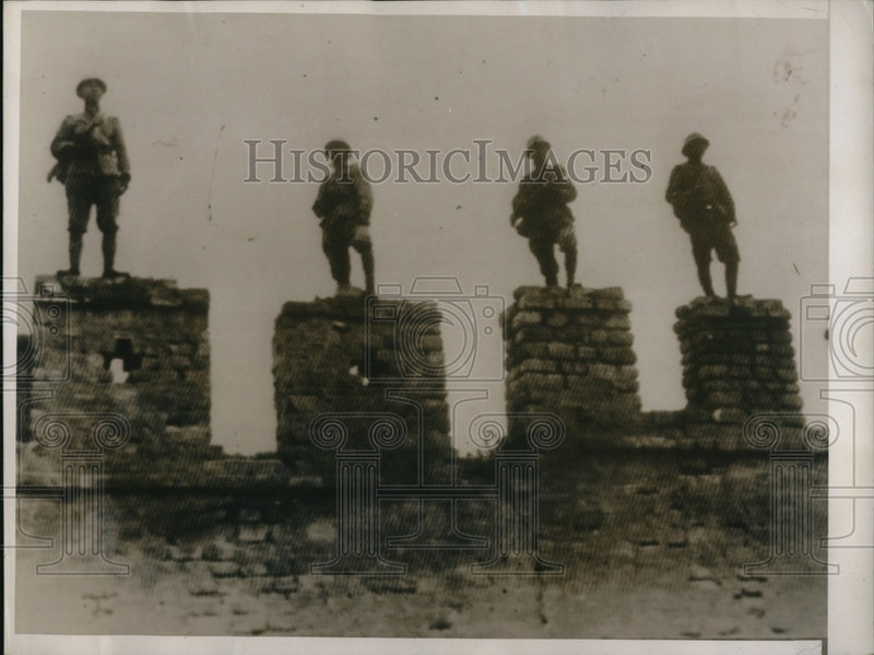 Load image into Gallery viewer, 1937 Press Photo Like frozen images, Japanese soldiers stand guard on the
