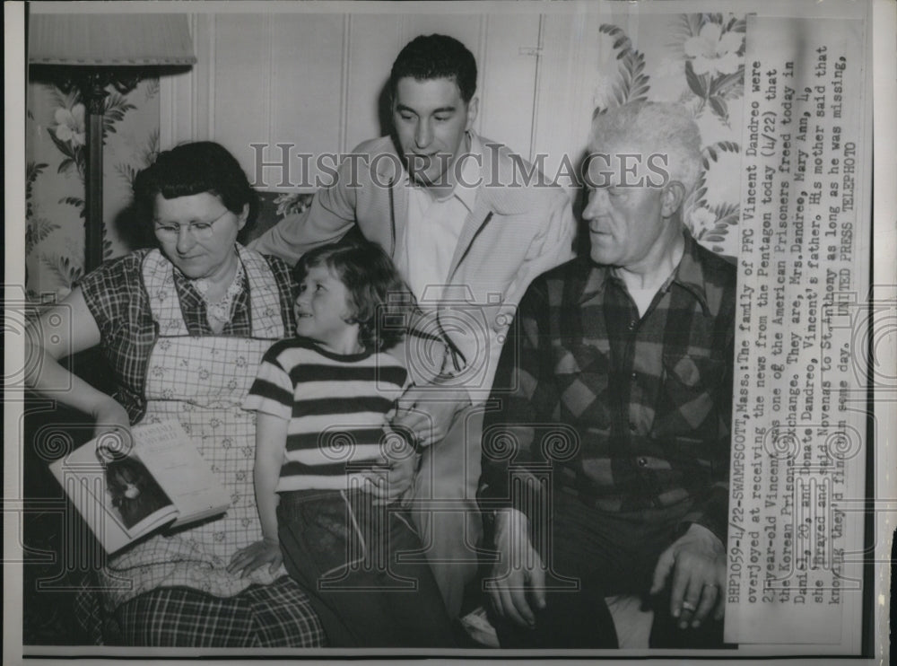 1953 Press Photo Family of PFC Vincent Dandreo so happy to hear the news
