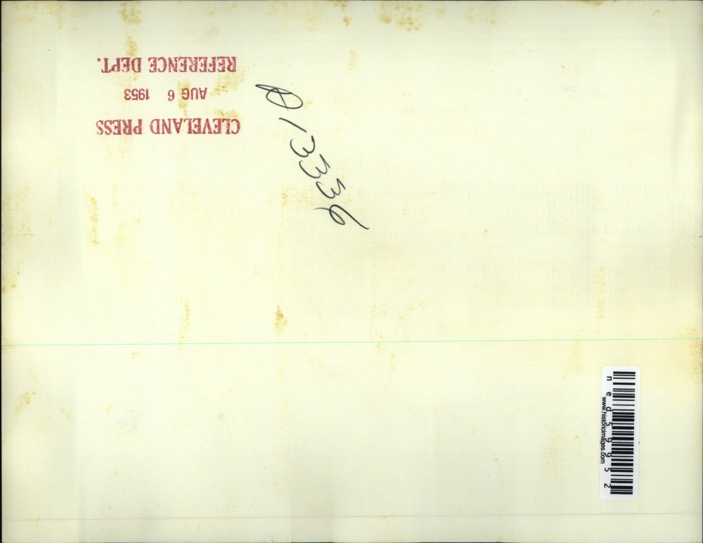 1953 Press Photo Ernestine Aviles & Daughters Praying at Soldier Son's Picture