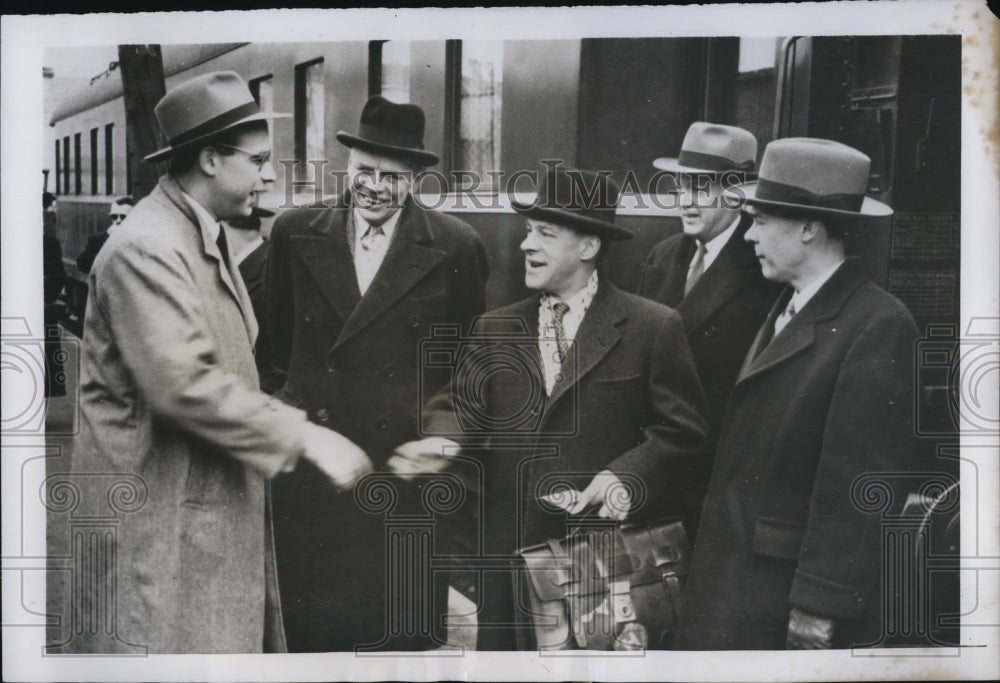 1950 Press Photo The Order if The Razzberry.
