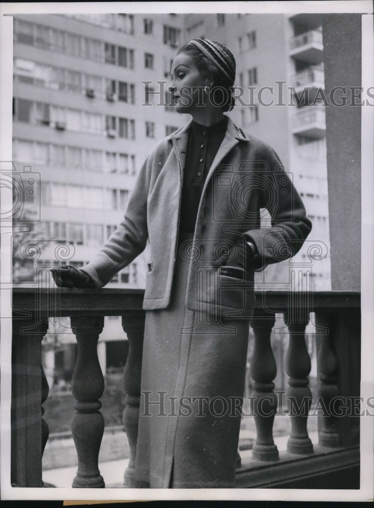 Load image into Gallery viewer, 1953 Press Photo Model wearing a camel hair suit
