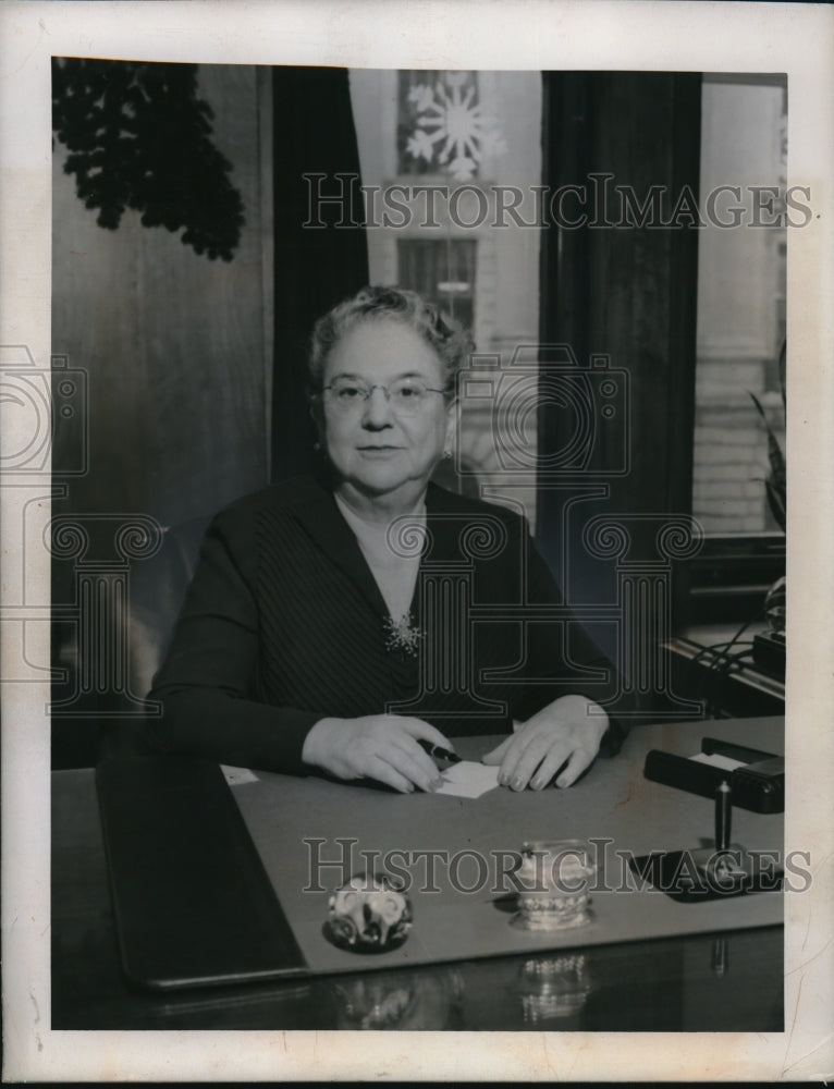 1953 Press Photo of Clara Westopp Executive VP of Cuyahoga County Savings & Loan