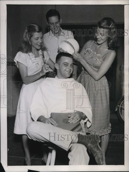 1946 Press Photo Tuscon Ariz U of Ariz students R Overstreet,B Kruger