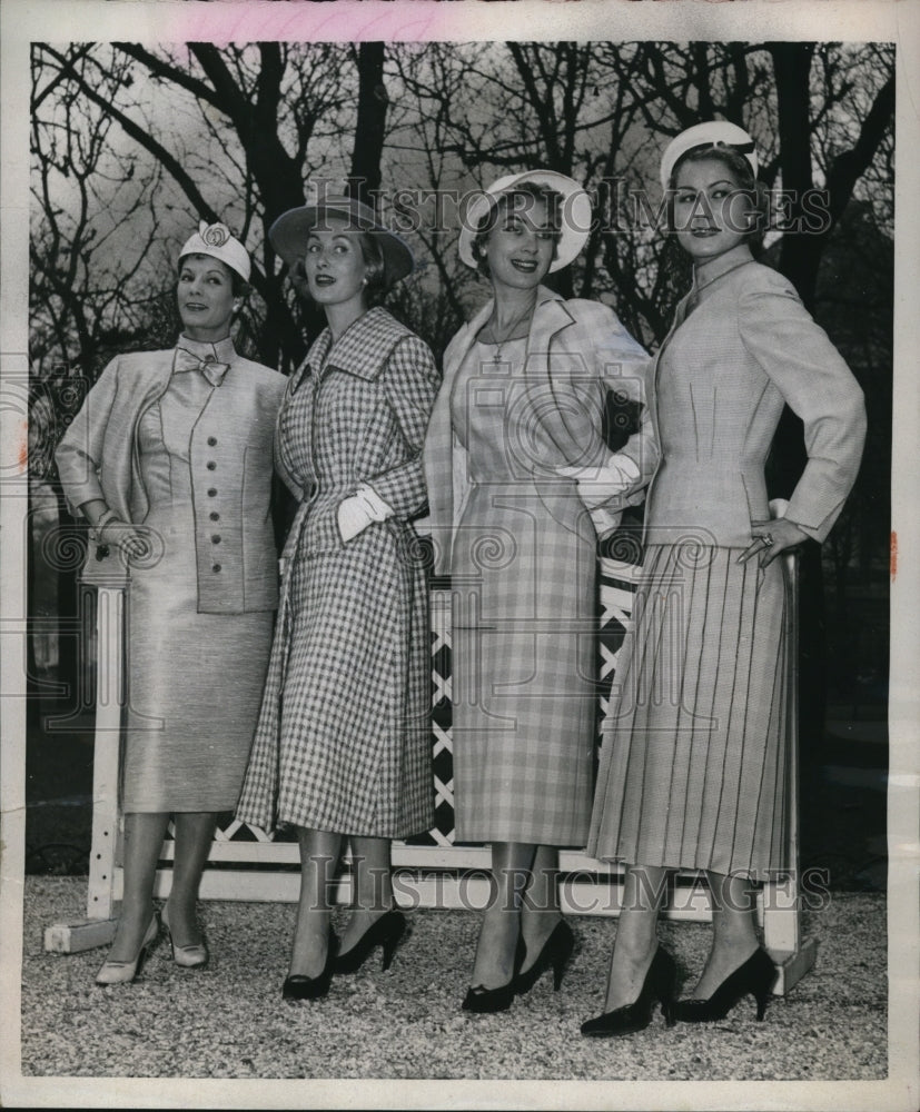 1955 Press Photo Models wearing "Chanterelle","Digitale","Lavande" and "Crocus"