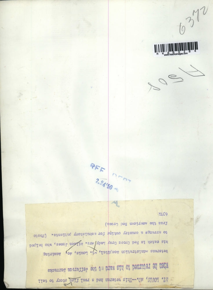 1950 Press Photo of a wounded veteran fishing outside the VA hospital/St.Louis