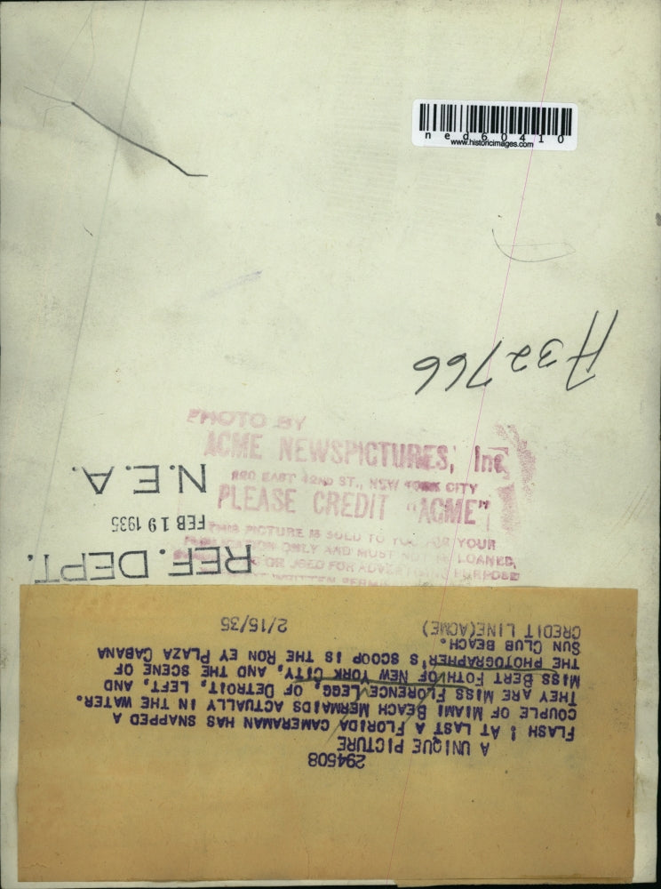 1935 Press Photo Miss Florence Legg and Miss Bert Foth at Ron Ey Plaza Beach