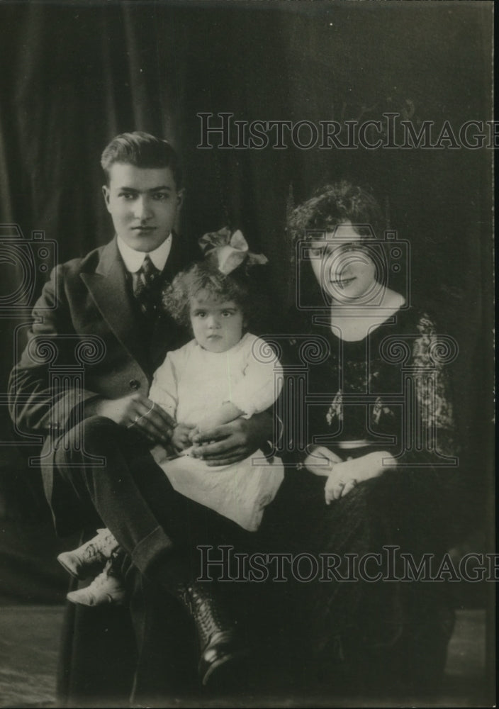 1921 Press Photo Juliet Rooney and Family