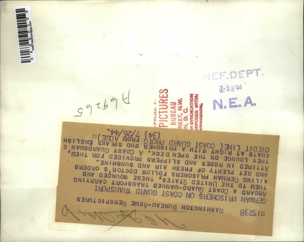 1944 Press Photo German Prisoners on the way to United States Coast Guard Boat