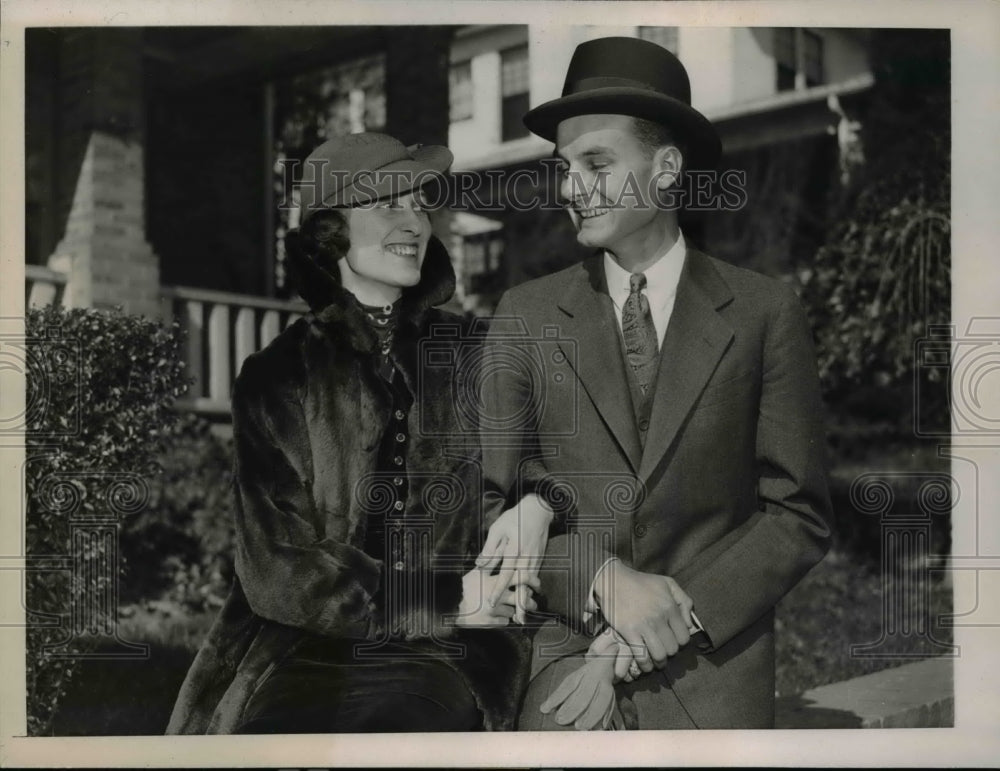 1935 Press Photo Marie McIntyre & fiance Frederick H Warren to wed tomorrow