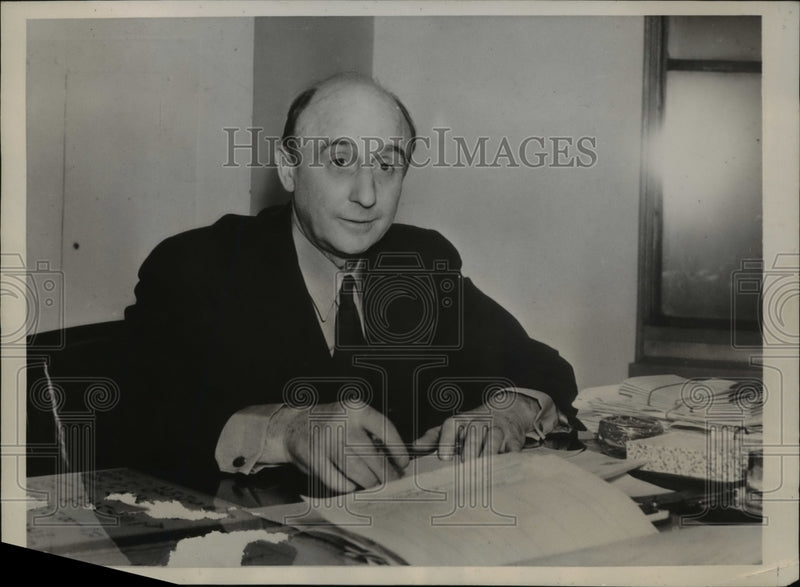 Load image into Gallery viewer, 1939 Press Photo Albany NY Capt Arthur BrandtState Supt of Public Worls
