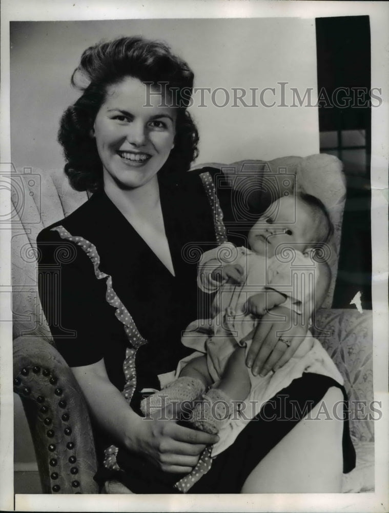 1944 Press Photo Mrs James H McClure Wins Yank Down Under Sweetheart Contest
