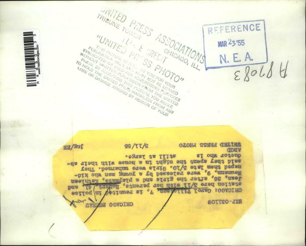 1955 Press Photo 7-Year-Old Kidnapping Victim Carol Tillotson Reunited w Parents