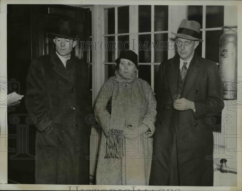 Load image into Gallery viewer, 1933 Press Photo Infant Sue Trammell Family Fly 1400 Miles Life Saving Operation
