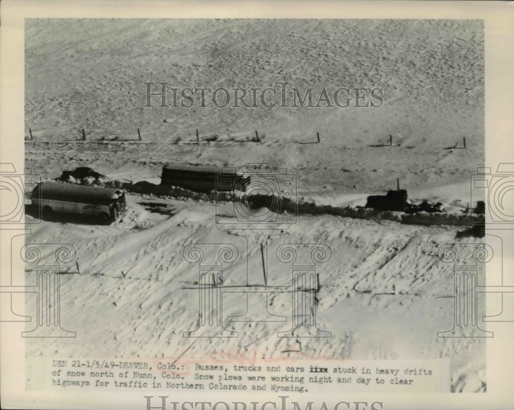 1949 Press Photo The vehicles trapped in the middle of snow in Nunn