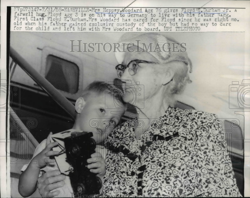 Load image into Gallery viewer, 1958 Press Photo Heppsy Woodard Sends Toddler Floyd E. Durham Jr. to Germany

