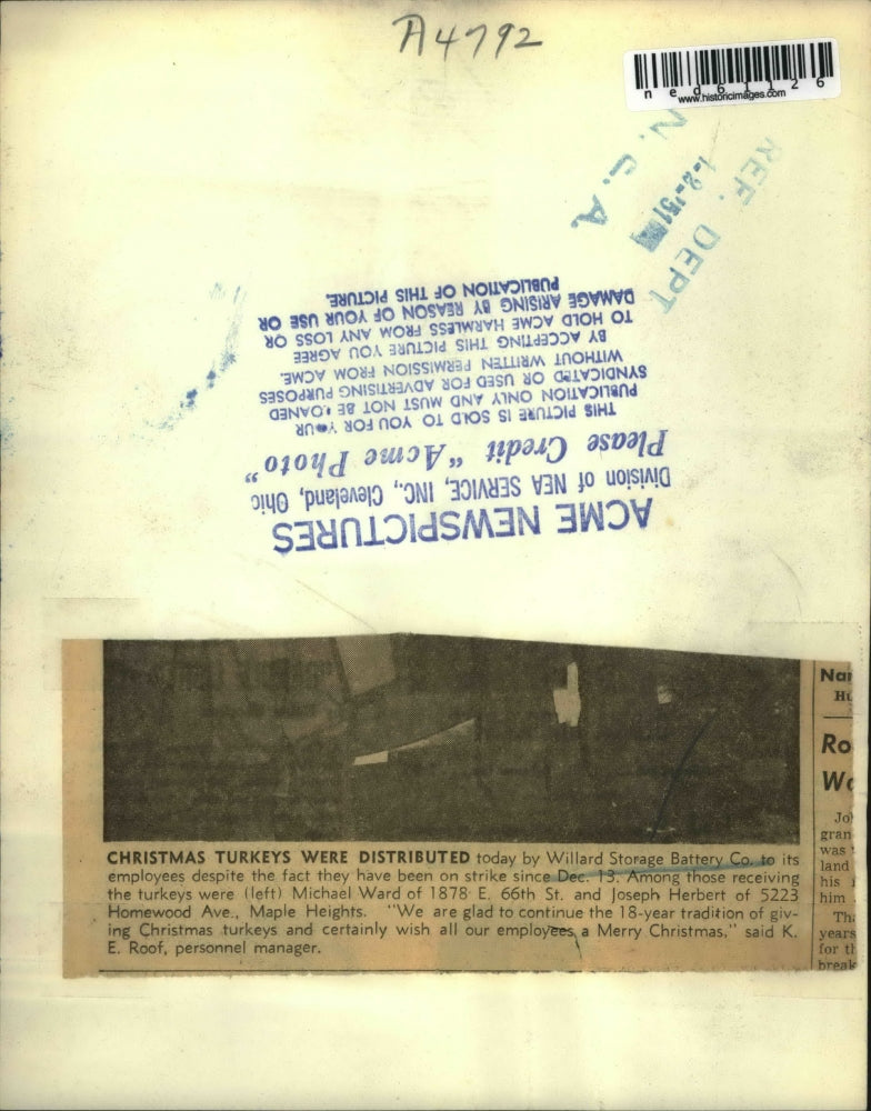 1951 Press Photo Christmas Turkeys from the Willard Storage Battery Company