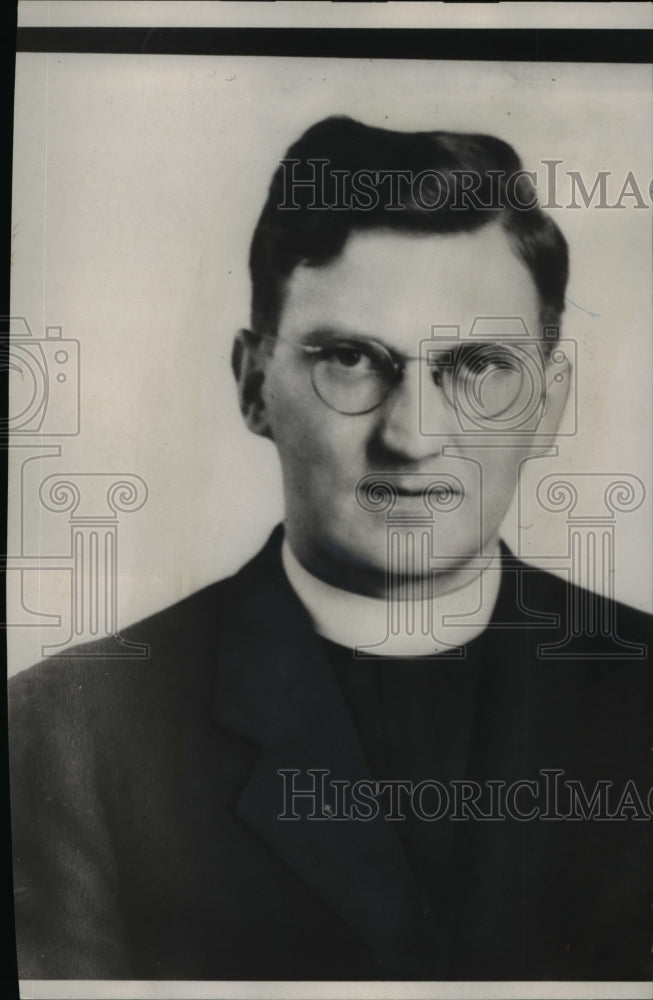 1958 Press Photo Priest Rev Cyril P Wagner spent 5 years in Red China Prison