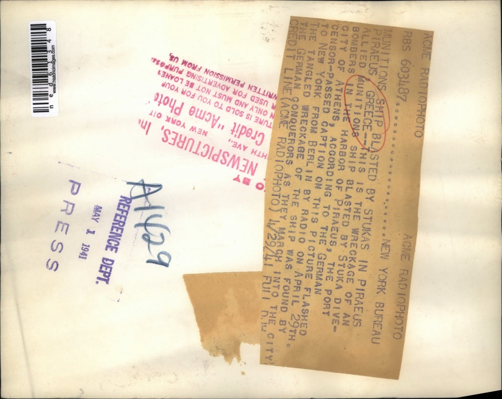 1941 Press Photo Wreckage of an Allied Munitions ship blasted by Stuka Divers.