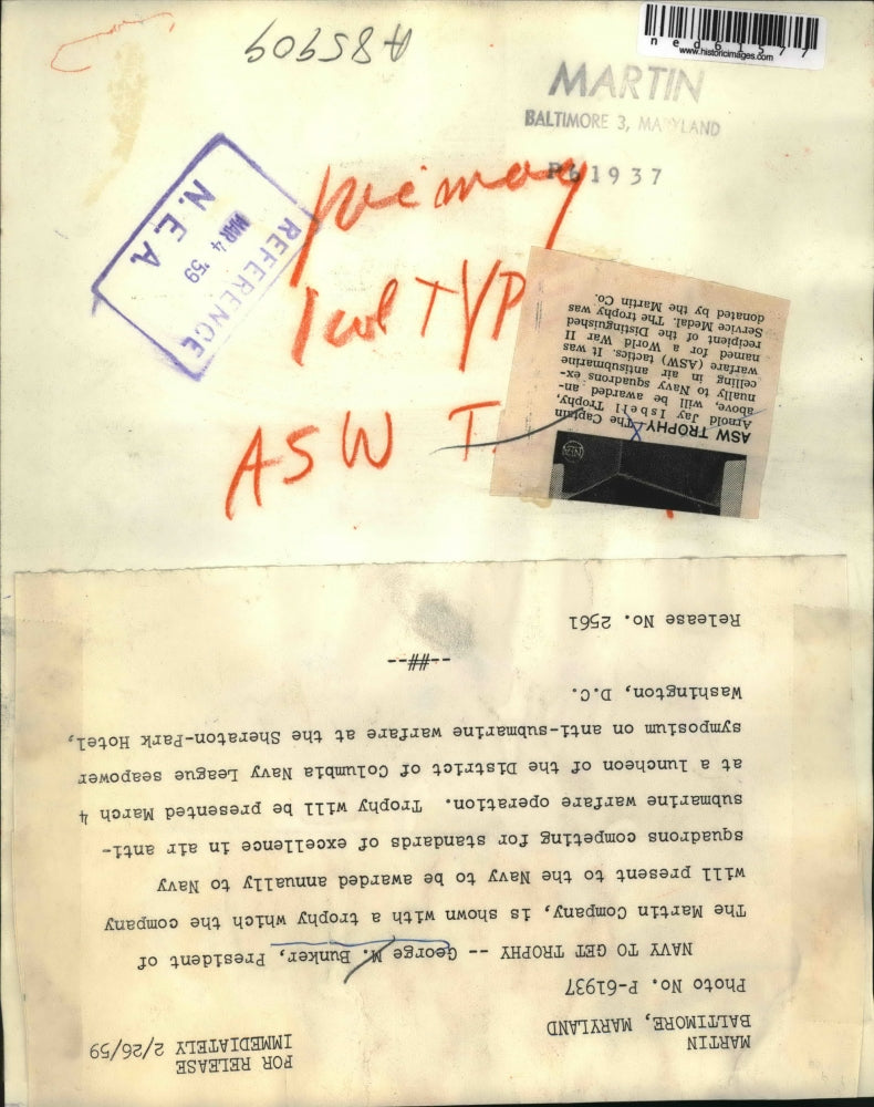 1959 Press Photo George M. Bunker, President of The Martin Company, gets trophy