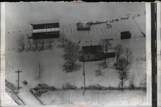 1957 Press Photo Farm Buildings in Flood Waters as the Black River flowed over