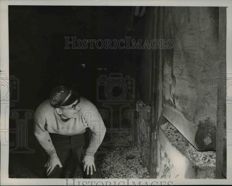 Load image into Gallery viewer, 1941 Press Photo Andrew Broucker checks the furnace in heat test
