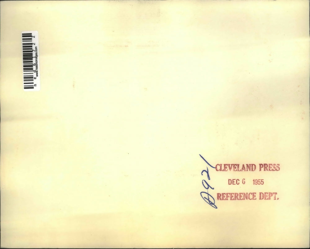 1955 Press Photo Parisians read notices of the new French elections