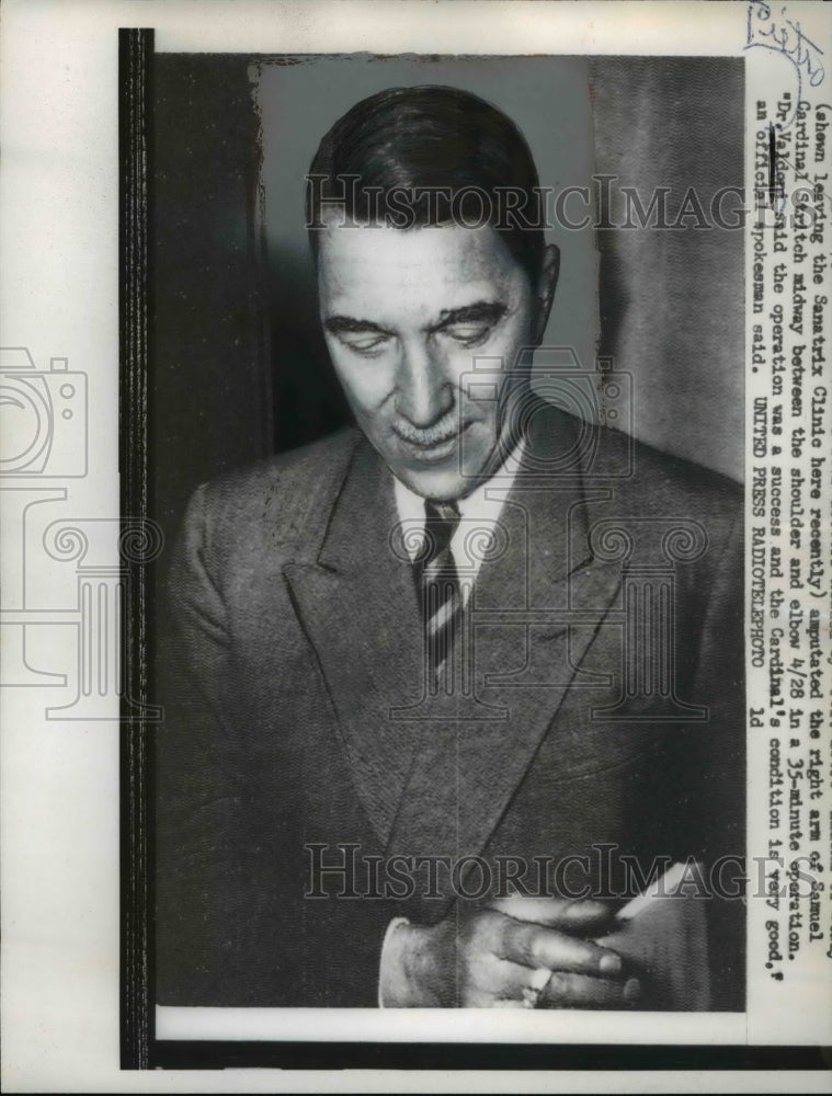 1958 Press Photo Samuel Cardinal, amputates the right arm at Sanatrix Clinic