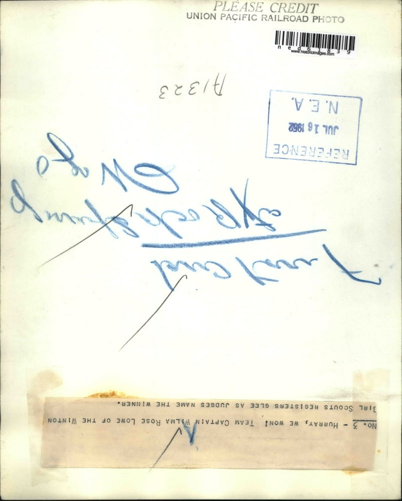 1952 Press Photo Team Captain Wilma Rose Lowe smiles as judges name the winner