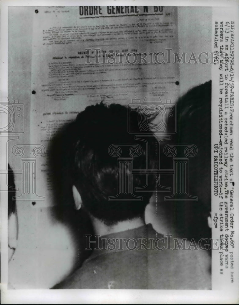 Load image into Gallery viewer, 1959 Press Photo The General Order for the scheduled railway strike - ned61844
