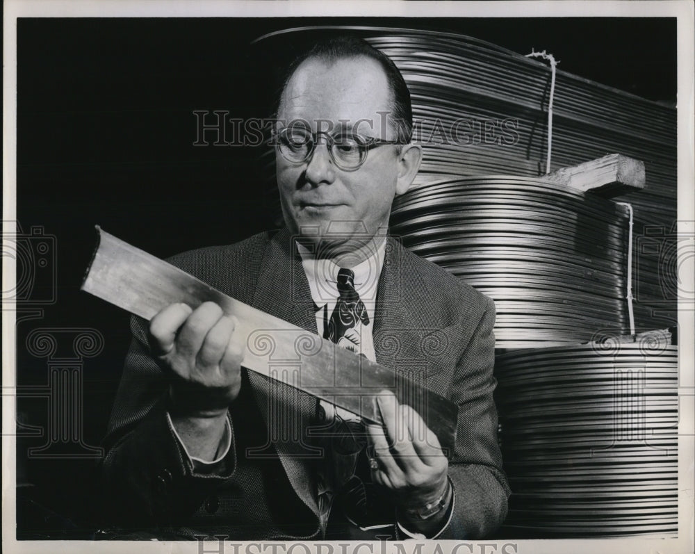 1954 Press Photo General Electric Co. employee, John S. Erwin