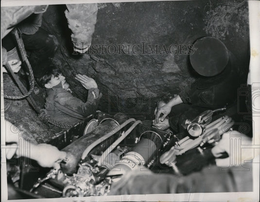 1949 Press Photo Chicago Tony Bolero died when sewer collapsed on him