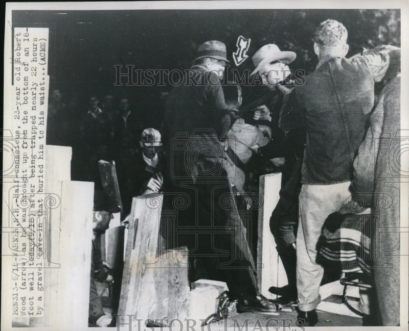 Load image into Gallery viewer, 1947 Press Photo Warner NH Robert Wood rescued from well cave in
