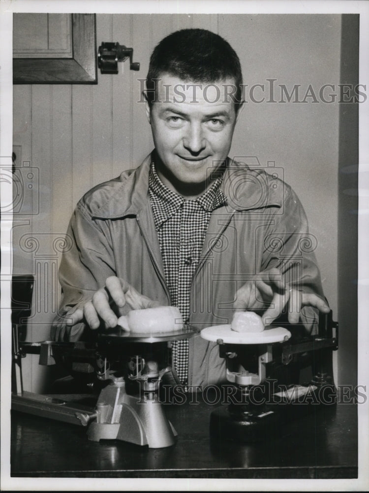 Load image into Gallery viewer, 1955 Press Photo Jack Mahoney, fishery specialist of US Fish &amp; Wildlife Service
