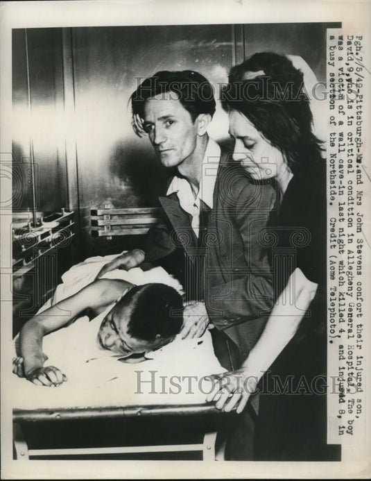 1949 Press Photo Mr. and Mrs. John Stevens Comfort Son David Victim of Wall Cave