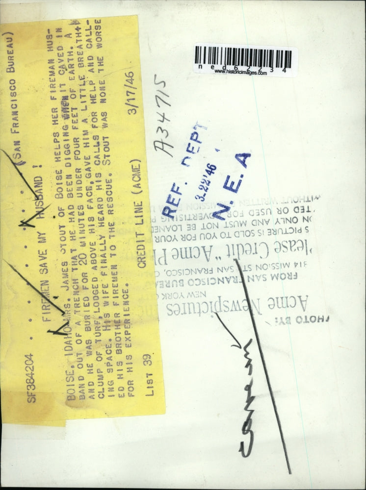 1946 Press Photo Mrs. James Sout Helps Husband James Stout Out of Caved Trench