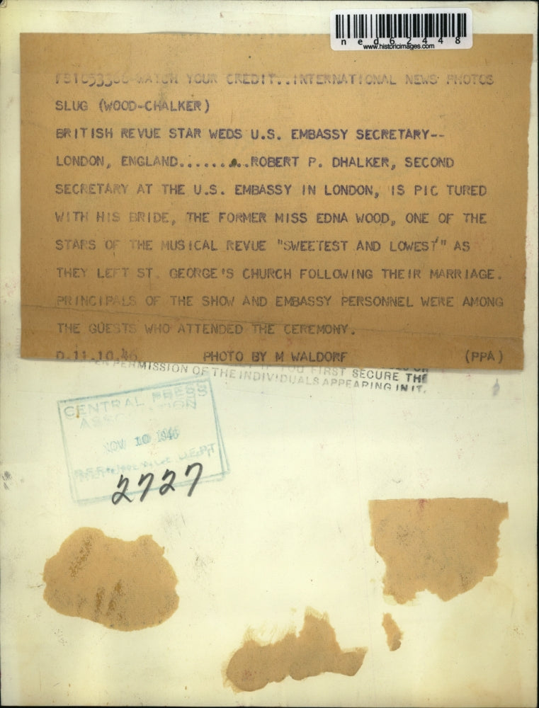 1946 Press Photo Robert P. Dhalker with His Bride Edna Wood