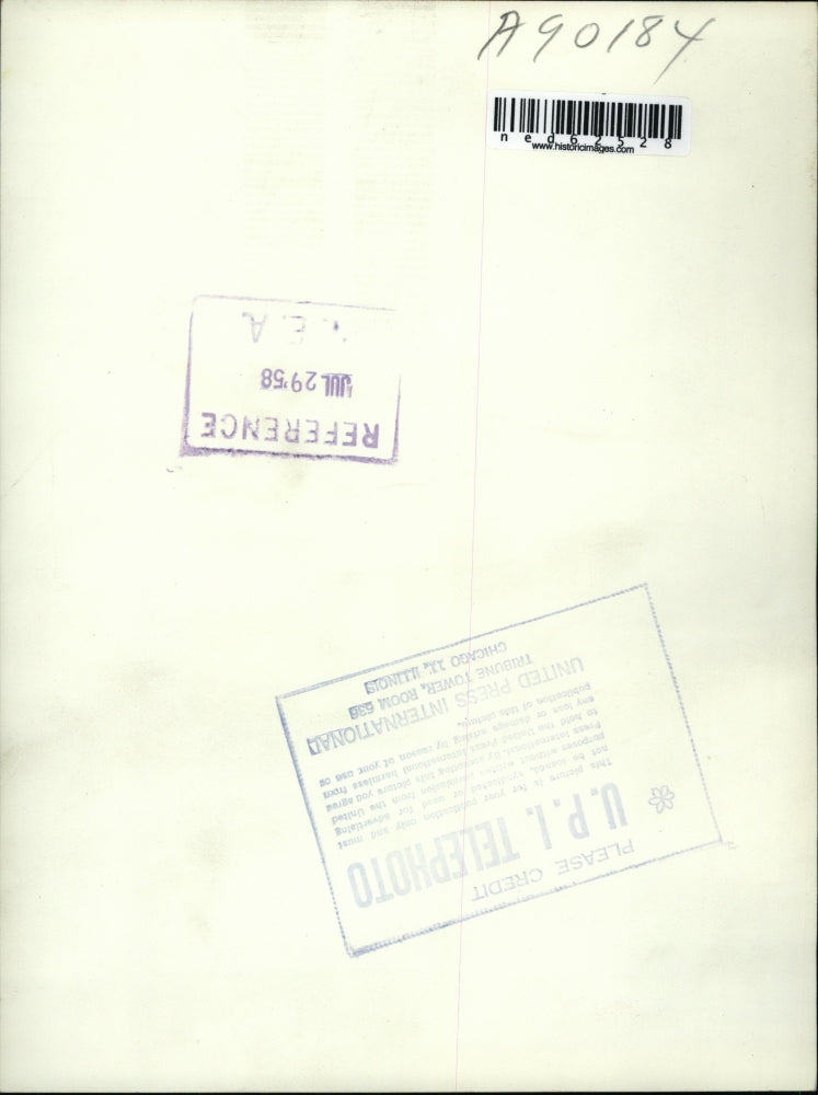 1958 Press Photo Dallas Mrs Robert Collins waits for her husband Col Collins