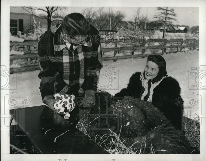 Load image into Gallery viewer, 1942 Press Photo Oven Heated Brick for Sleight Ride with Straw Filled Box

