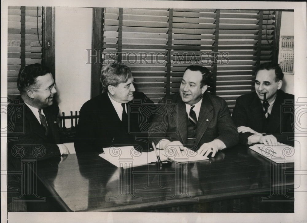 1941 Press Photo Federal Labor conciliator James Dewey, M Widman Jr of CIO- Historic Images