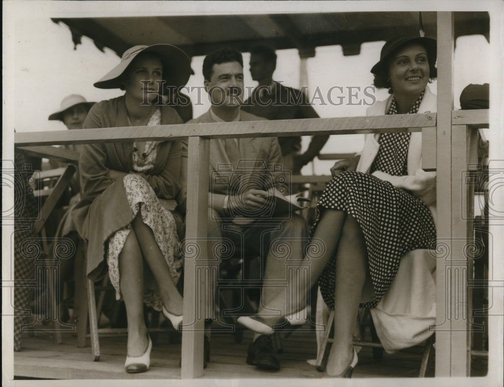 1936 Press Photo Mr. & Mrs. James Todd with Miss Ann Parks at the North Shore