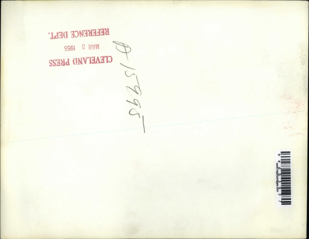 1955 Press Photo Mrs. Richard Nixon, Vise president's wife with the nun