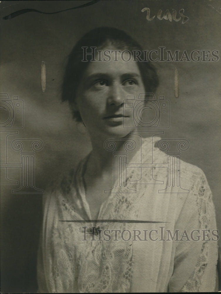 1915 Press Photo Suzanna Ferriere